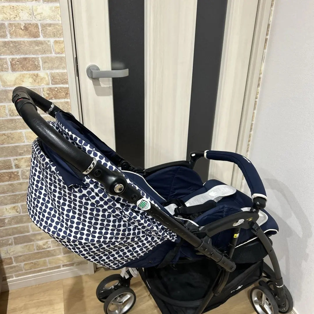 Aprica Lacoonavitte Sofa Cushion Stroller