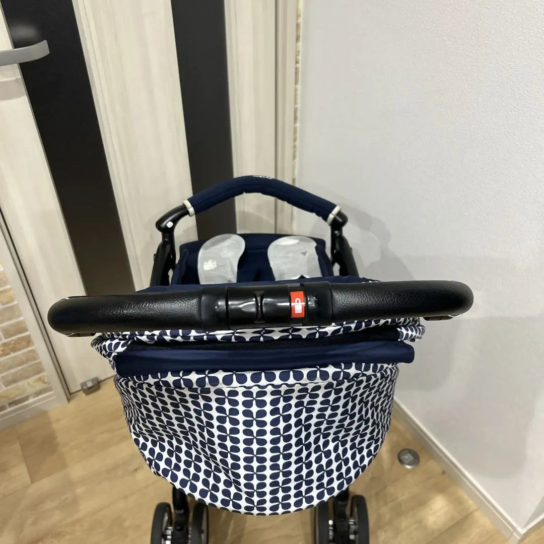 Aprica Lacoonavitte Sofa Cushion Stroller