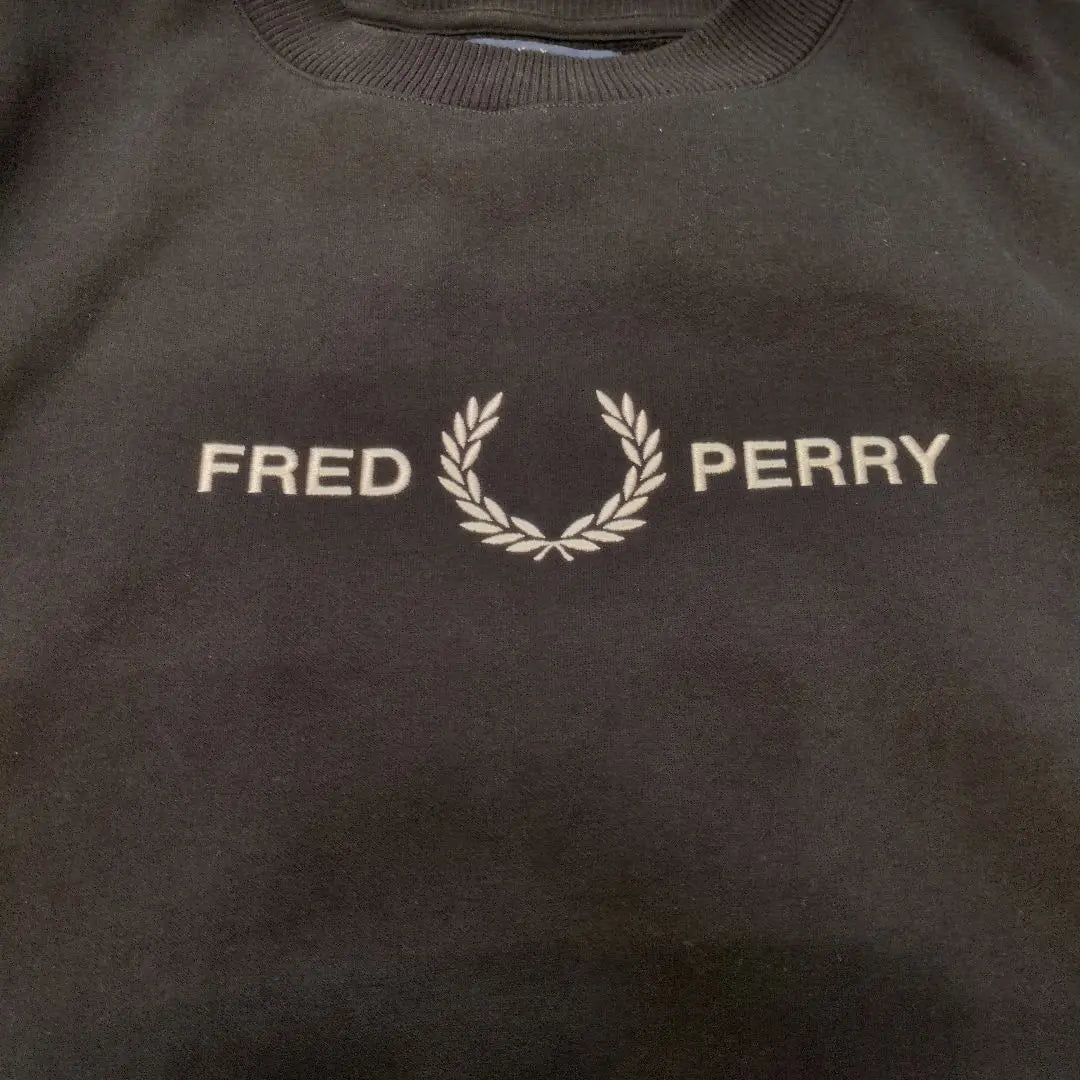 FRED PERRY Black Sweatshirt UK 10