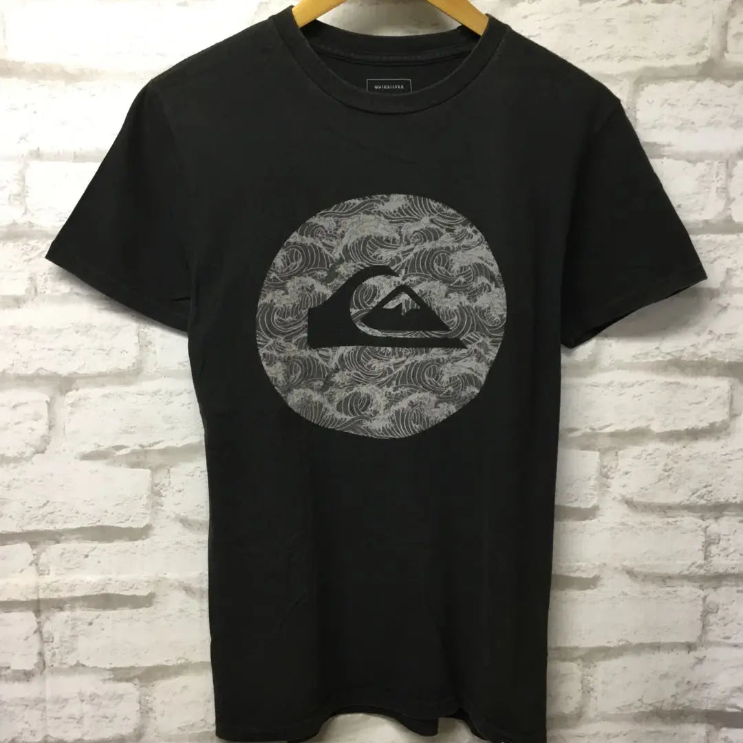 Camiseta con estampado de Quiksilver de ropa antigua de EE. UU., talla S