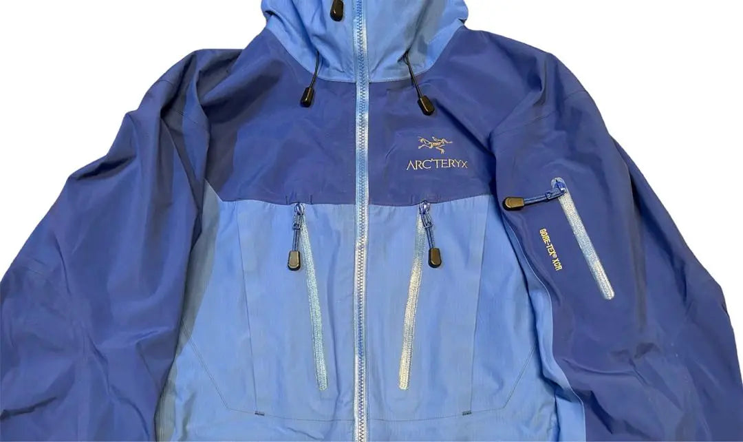 Extreme rare gold embroidery ARC'TERYX CANADA MADE ALPHA SV M Blue | 激レア金刺繍 Arc’teryx Canada Made Alpha SV M青