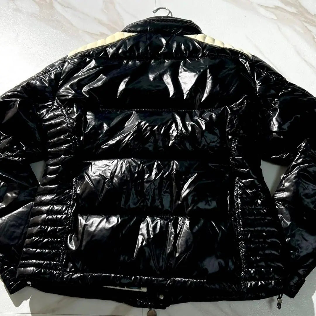 Chaqueta de plumas MONCLER AUSTIN en buen estado, talla XL