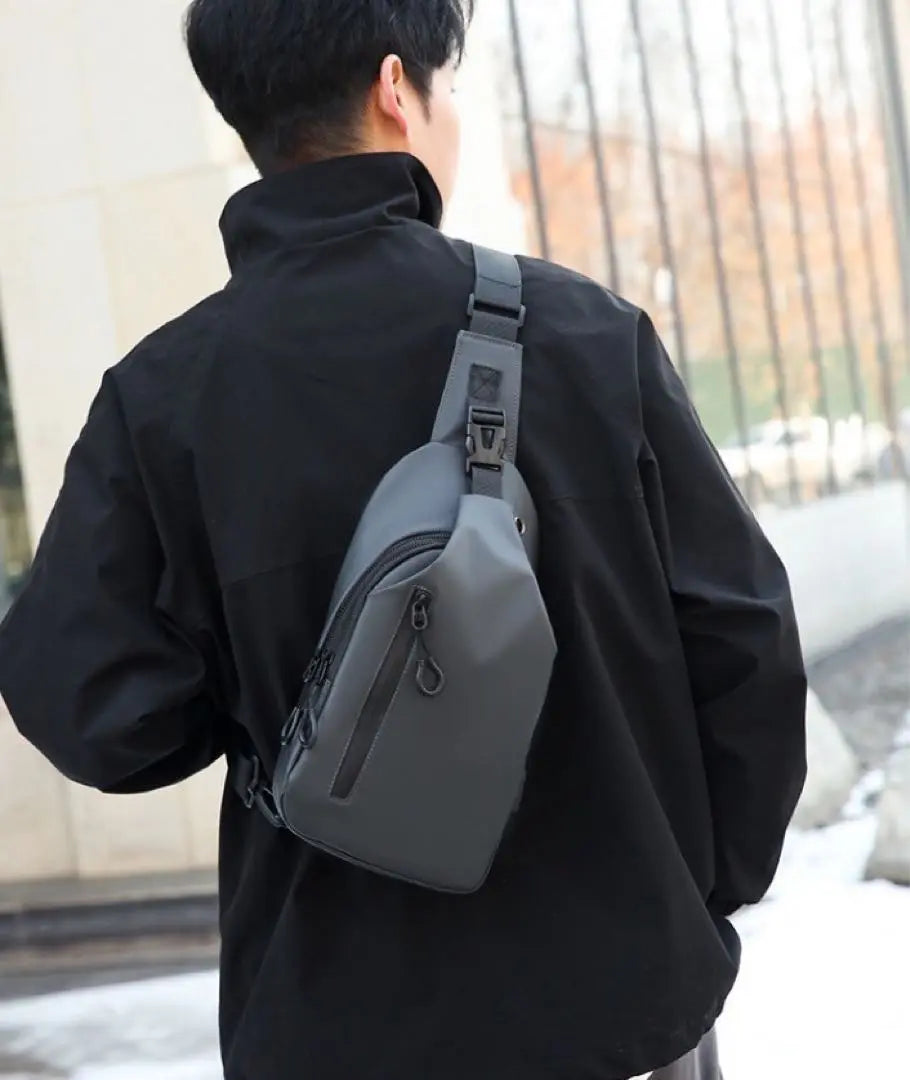 Body bag diagonal shoulder gray lightweight and large capacity waterproof shoulder bag | ボディバッグ 斜めがけショルダー グレー 軽量 大容量 防水 ショルダーバッグ