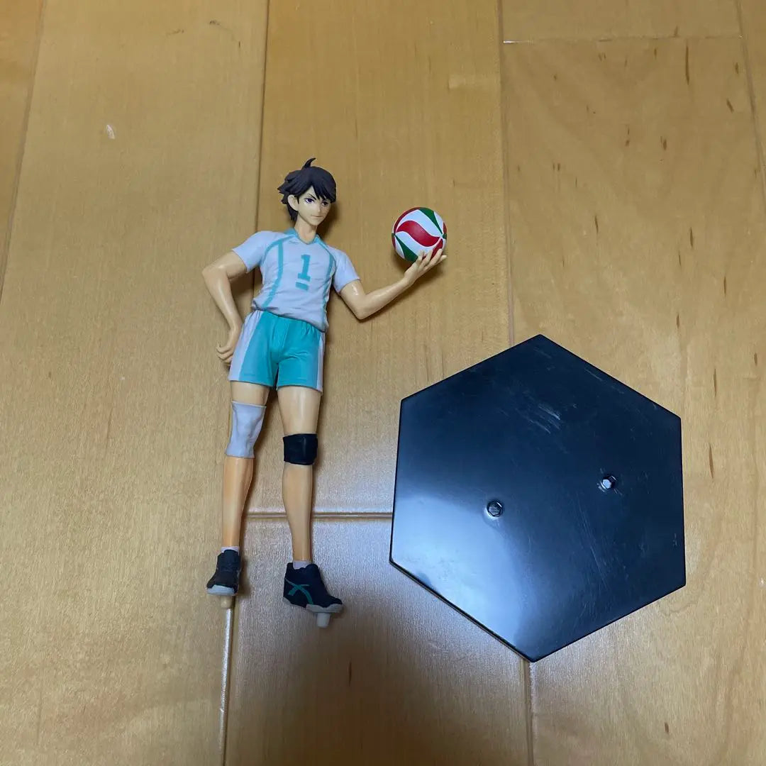 Haikyu Oikawa Toru figure without box