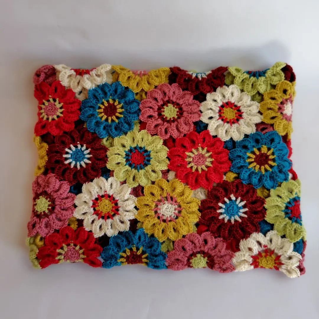 Flower motif neck warmer