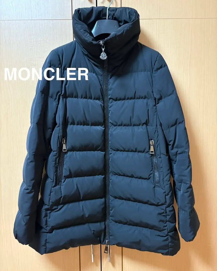 Moncler Petrea Down Chaqueta de plumón de longitud media, color negro, talla 0