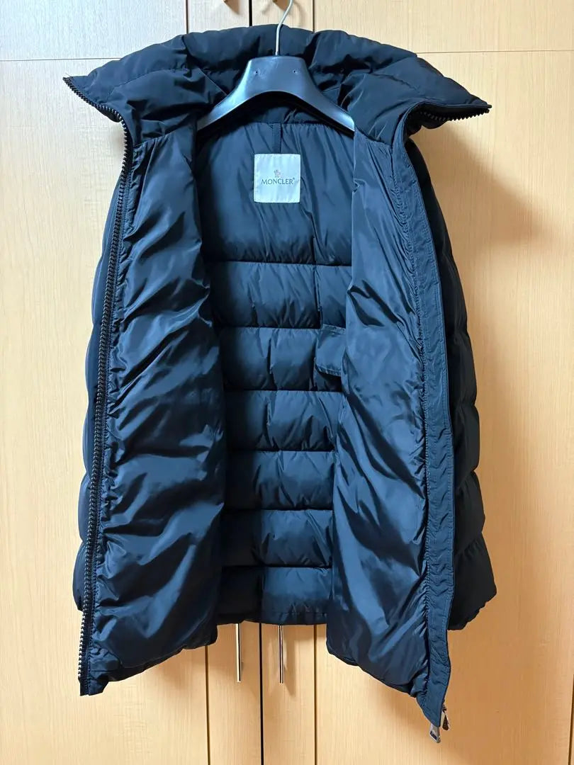 Moncler Petrea Down Chaqueta de plumón de longitud media, color negro, talla 0