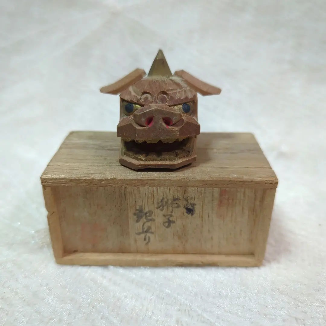 Lion getting up / traditional craft lion head Kaga Hyakuman getting up wooden wood carving New Year