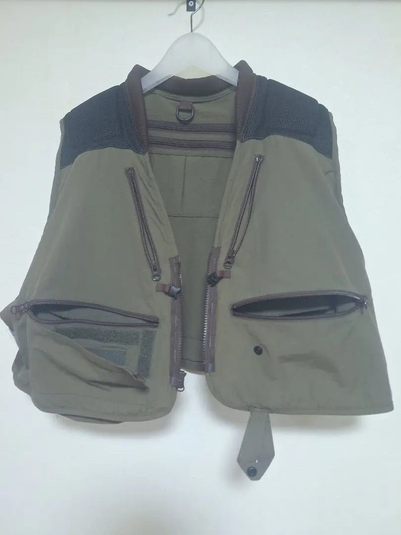 Fishing vest for lure fly LITTLE PRESENTS