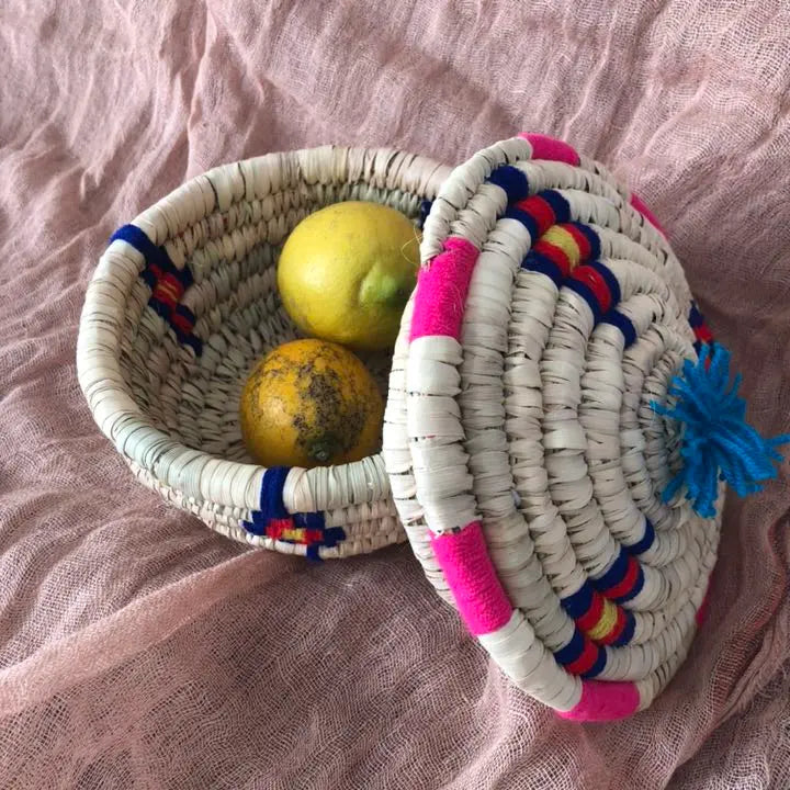 Small items case, basket, basket, miscellaneous goods, hand-knitted, handmade natural materials from Iran, storage