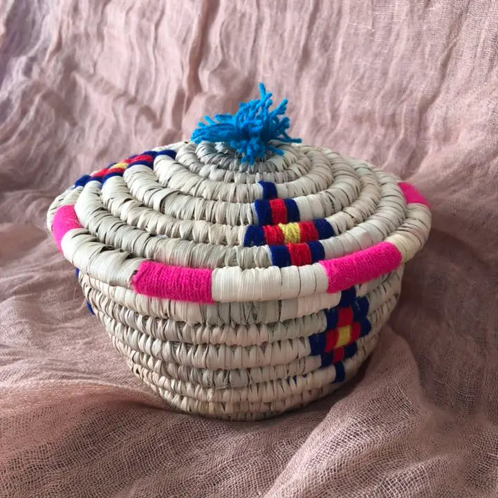 Small items case, basket, basket, miscellaneous goods, hand-knitted, handmade natural materials from Iran, storage