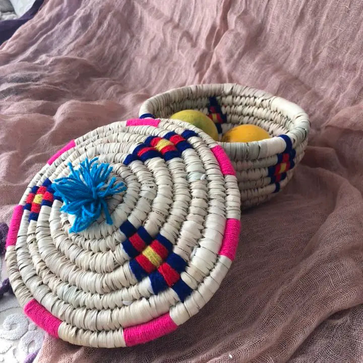 Small items case, basket, basket, miscellaneous goods, hand-knitted, handmade natural materials from Iran, storage