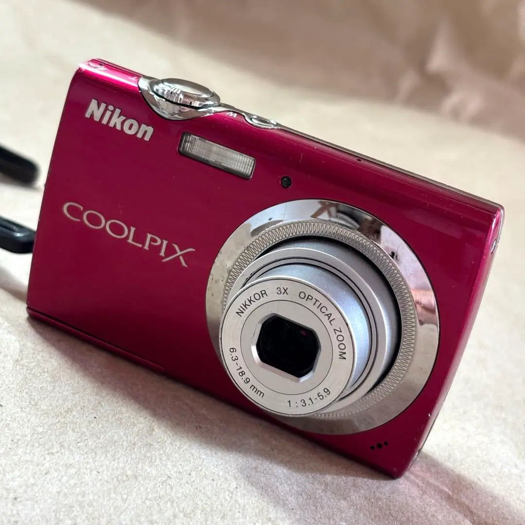 Nikon Coolpix S230 Rosa, Un montón de accesorios