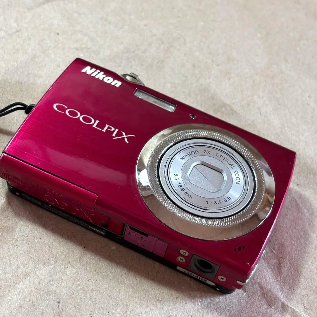 Nikon Coolpix S230 Rosa, Un montón de accesorios