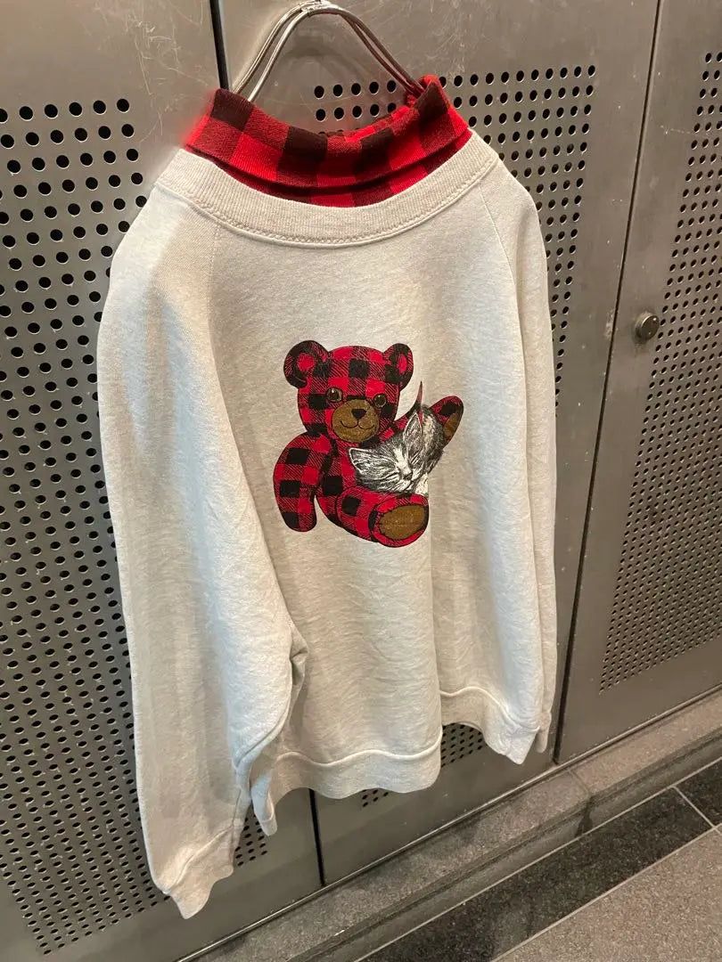 Sudadera con capucha y cuello alto de estilo vintage con ropa vieja