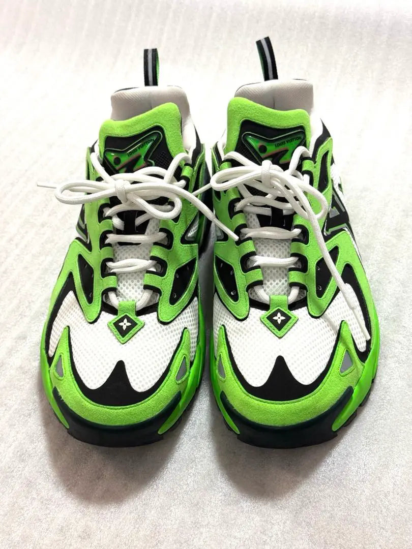 In good condition! Louis Vuitton Sports Sneakers Neon Green