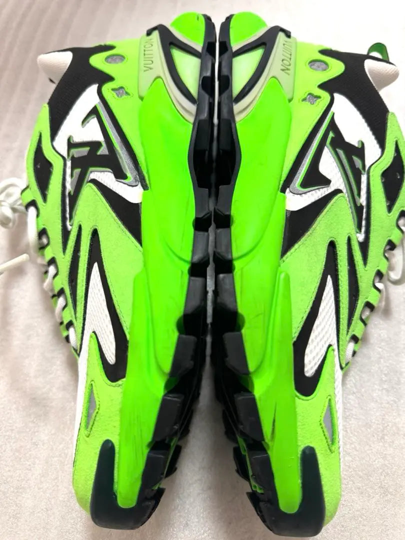 In good condition! Louis Vuitton Sports Sneakers Neon Green