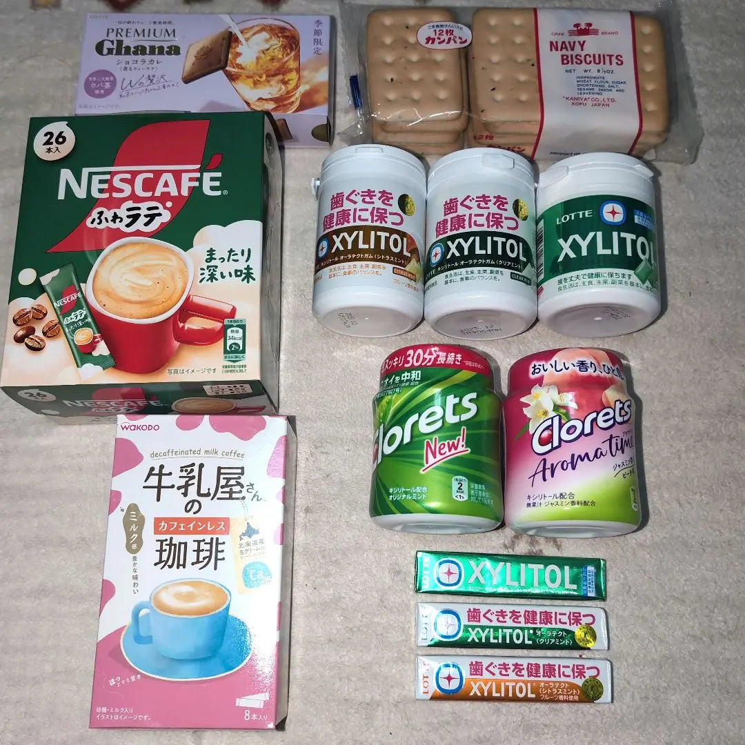 [All new unopened items] Fluffy, milk shop coffee, gum, chocolate, etc.+2 extra points | 【全て新品未開封品】 ふわラテ・牛乳屋珈琲・ガム・チョコなど　10点+おまけ2点