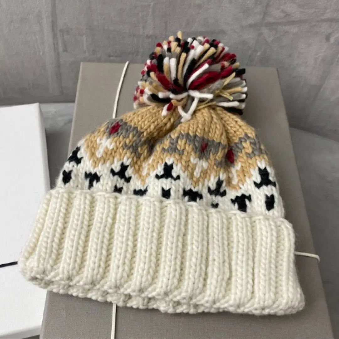 New knit hat, unisex, beige, stylish pattern, limited quantity for men and women