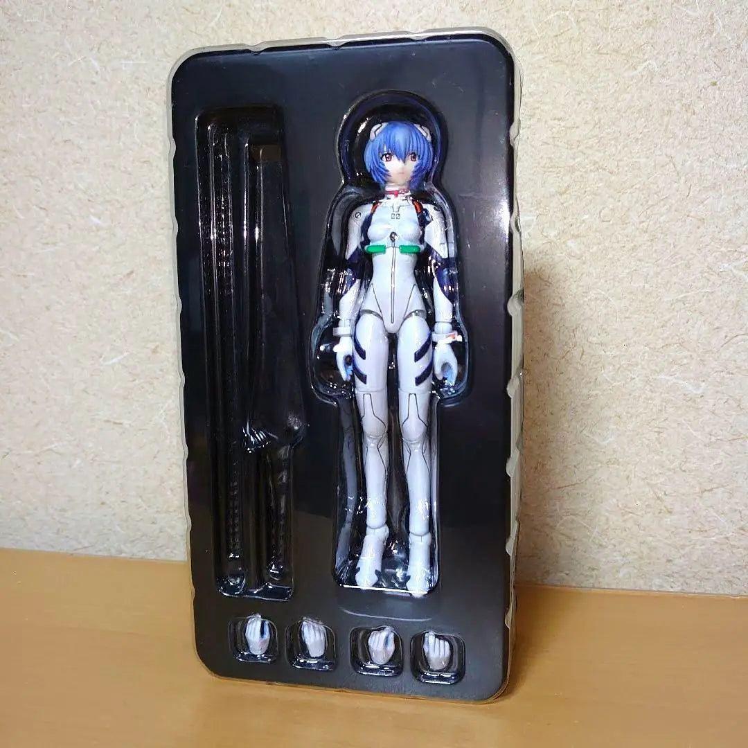 Evangelion Freuline Revoltech Ayanami Rei figure