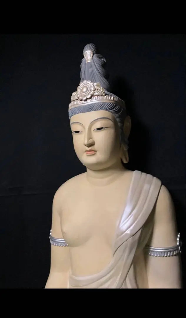 Kannon Bodhisattva seated statue made of resin Buddhist statue Buddhist art Made by Haruyama, in excellent condition❗️