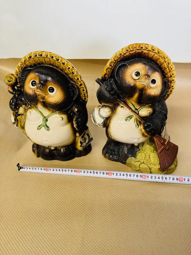 Free national delivery! ★ Shigaraki ware ★ Happiness Houki Oden Tanuki Tanuki Figurry Figurine Gargot | 全国配送無料！★信楽焼★幸福　ほうき　小判　狸　たぬき　縁起物　置物 飾り物