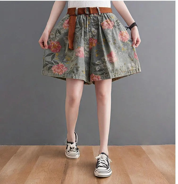 Large size women's spring and summer shorts floral pattern