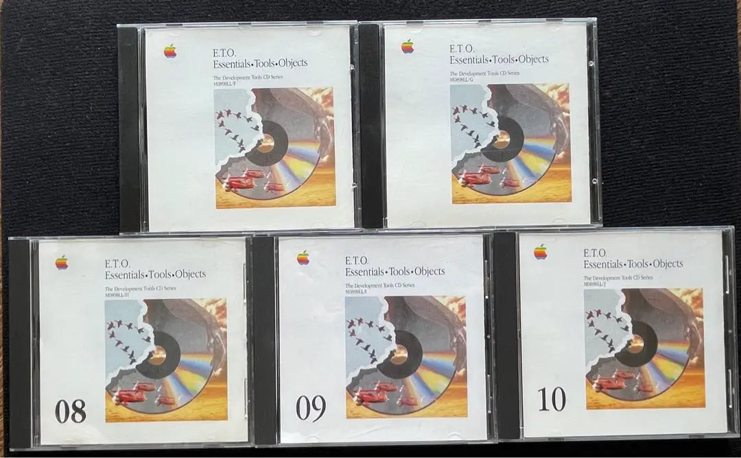 Serie de CD con herramientas de desarrollo de Apple