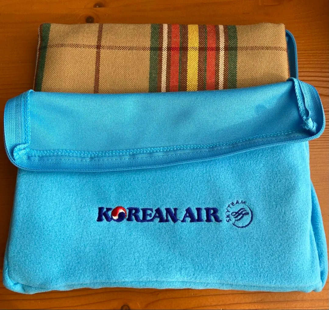 Manta polar KOREAN AIR sin usar