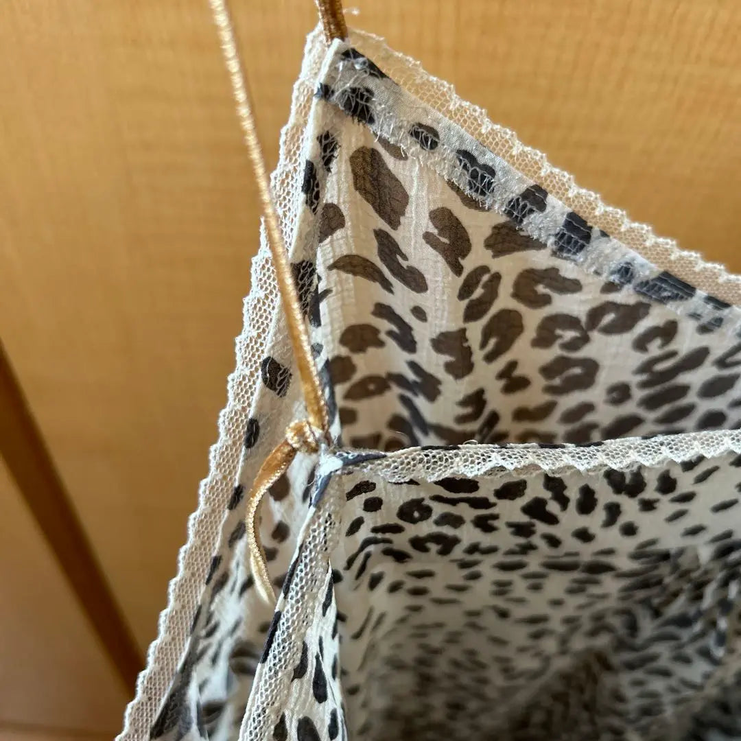 Camisola con estampado de leopardo