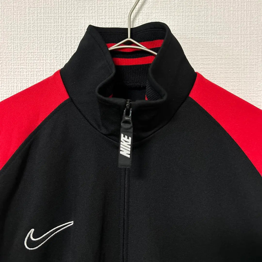 Chaqueta deportiva NIKE de los años 90 FABRICADA EN JAPÓN