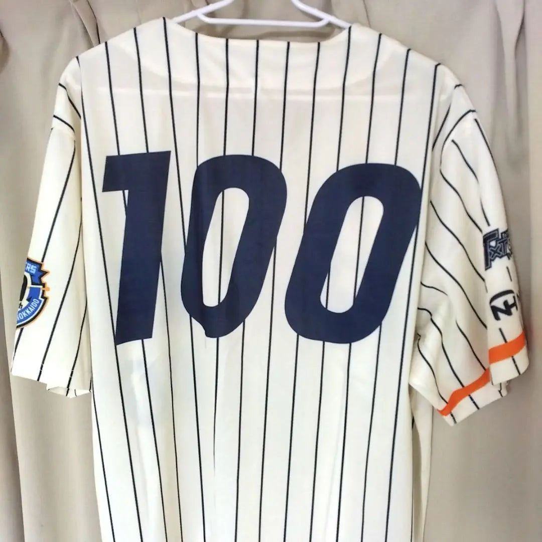 [Hokkaido Nippon Ham Fighters] 2 limited uniforms for Fighters 50th Anniversary