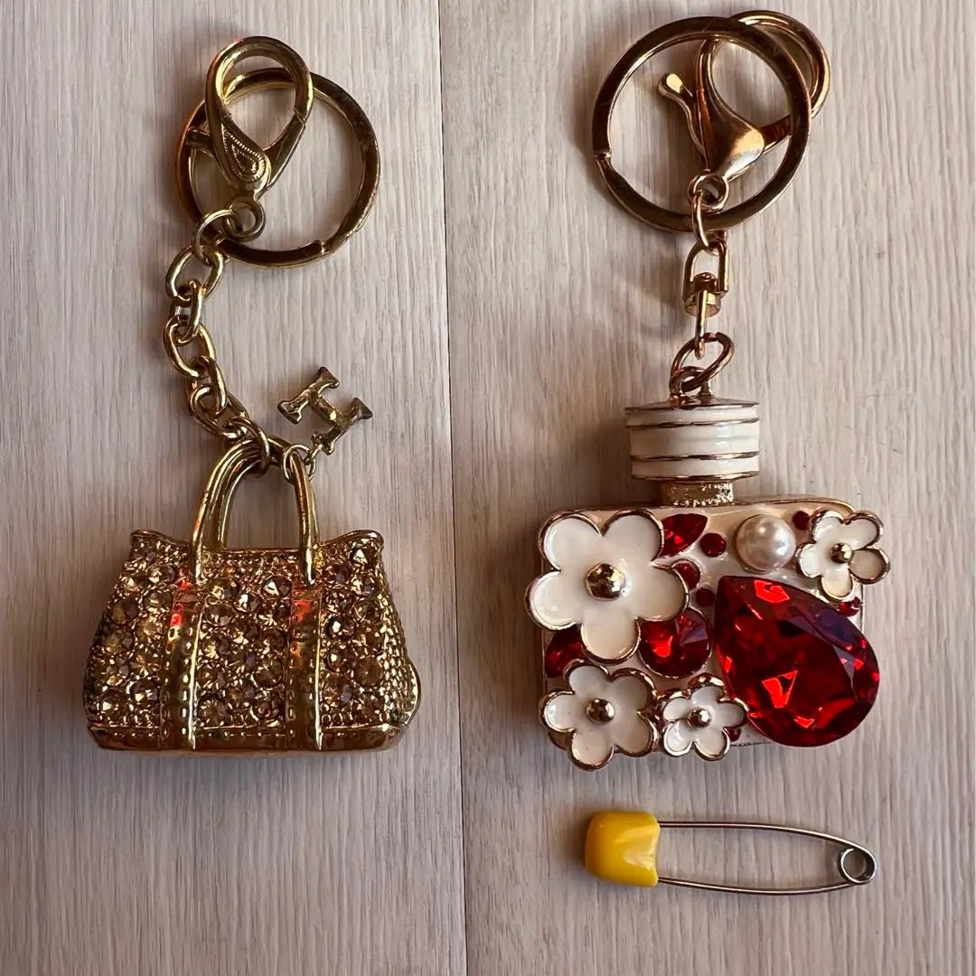 [Charm] Bag-shaped, perfume bottle-shaped keychain/flower/back charm/bulk sale