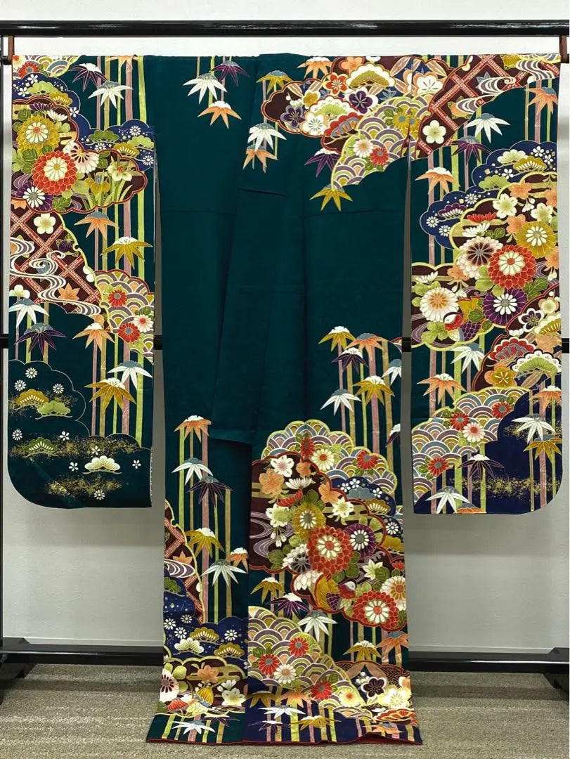 Furisode, luxurious, embroidery, gold-colored, crest design, length 176cm, water-repellent, tall size