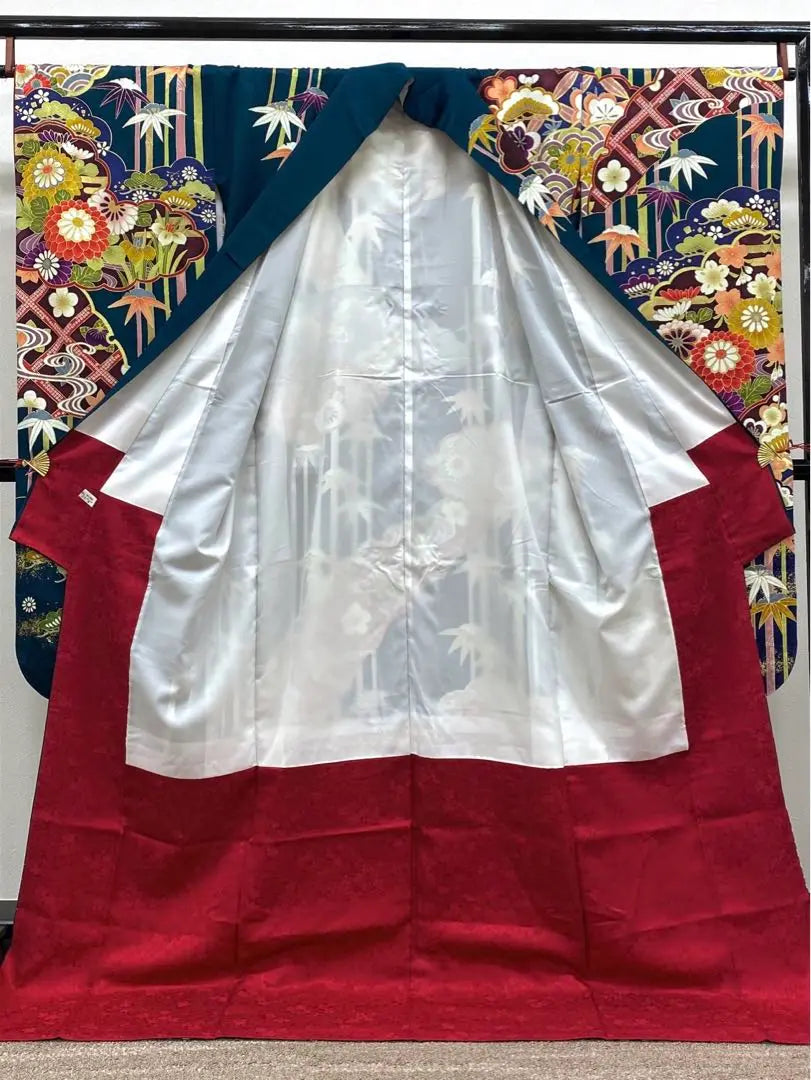 Furisode, luxurious, embroidery, gold-colored, crest design, length 176cm, water-repellent, tall size