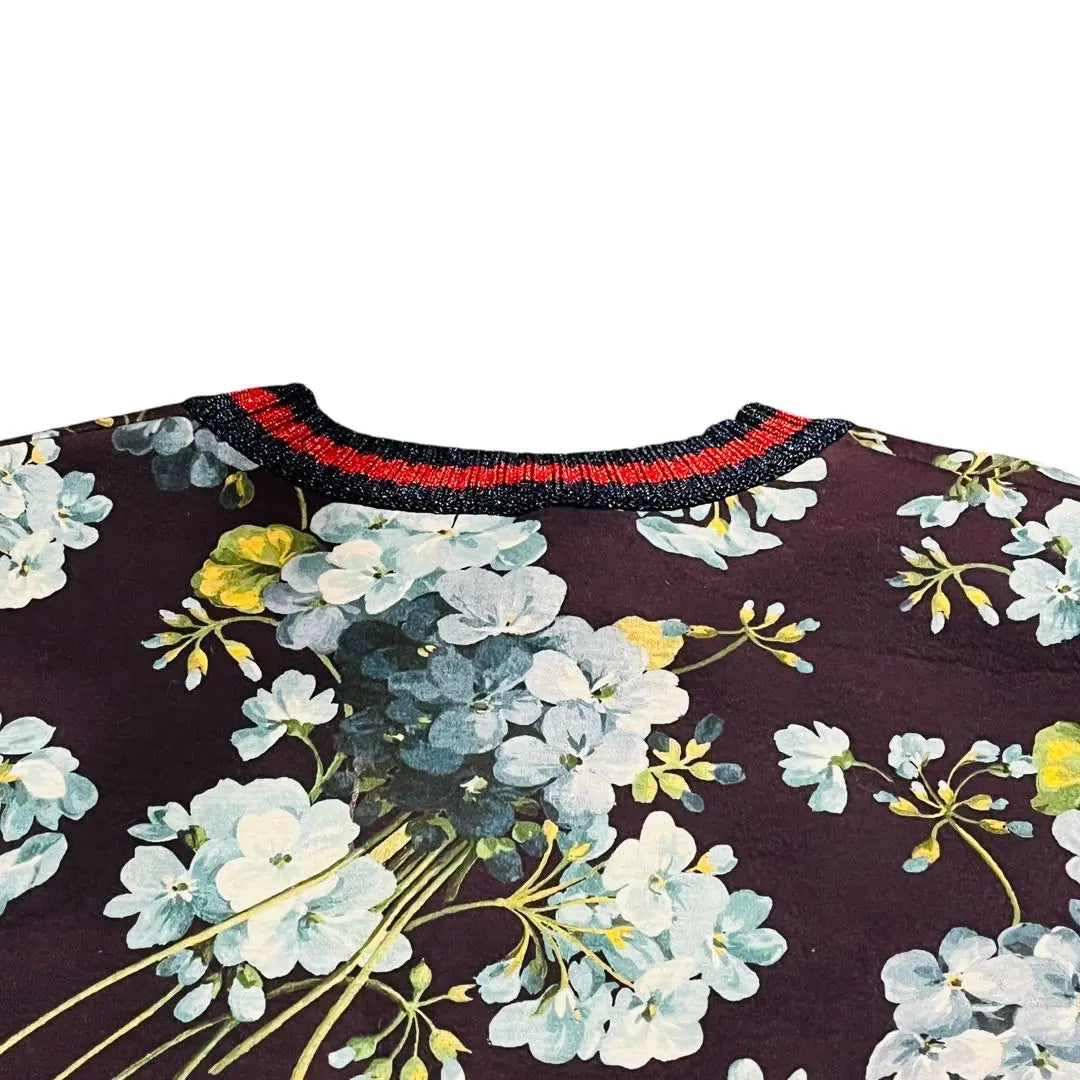 Beautiful condition GUCCI sweatshirt ☆✨ Sherry pattern (with sequins)✨Flower pattern