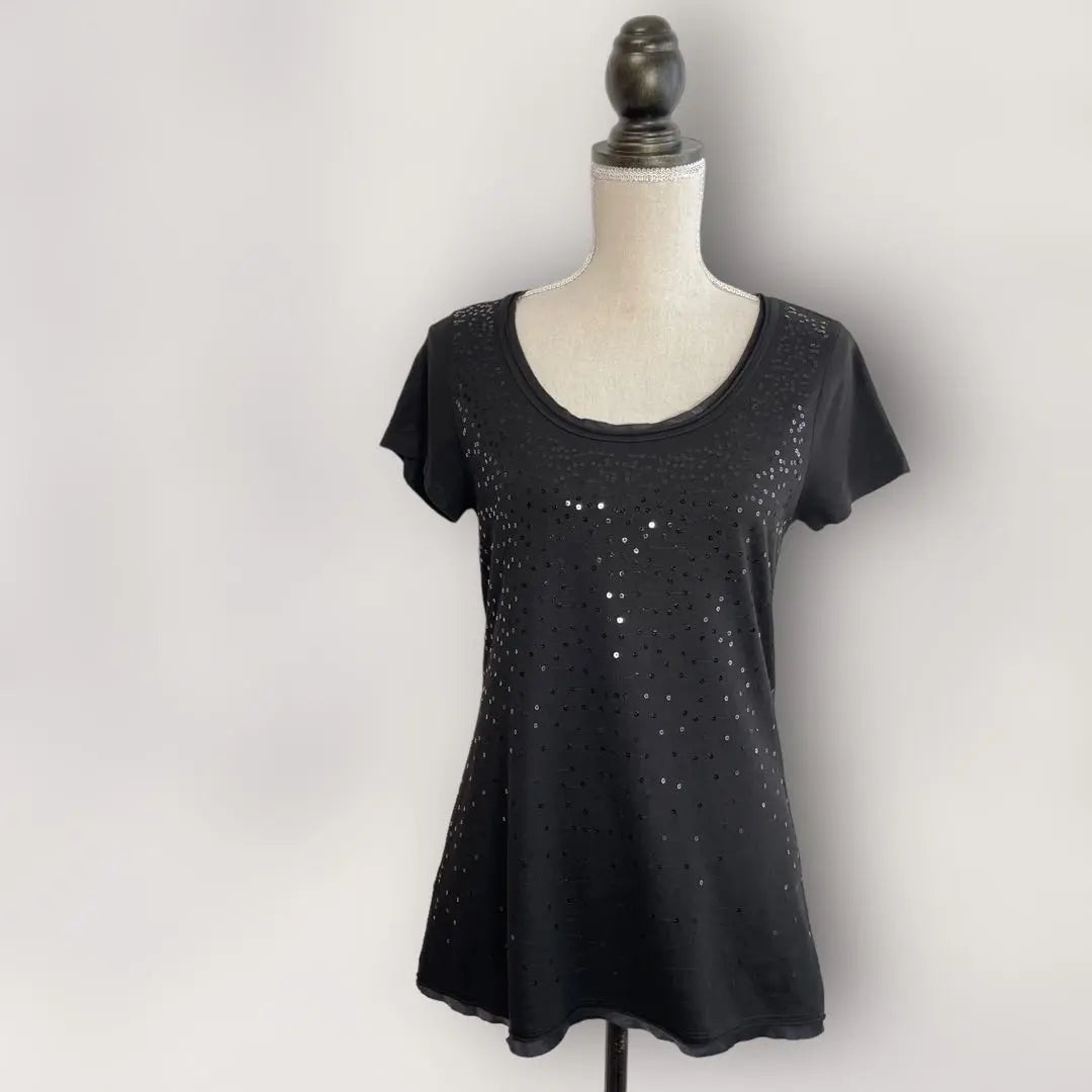 [Laura Ashley] Span Call Camiseta de manga corta Camiseta túnica de satén | 【ローラアシュレイ】スパンコール 半袖Tシャツ チュニック サテン切りっぱなし