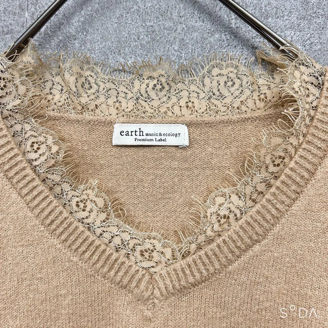 ♥Earth Music & Ecology [F] V-neck knit with lace, beige, thin