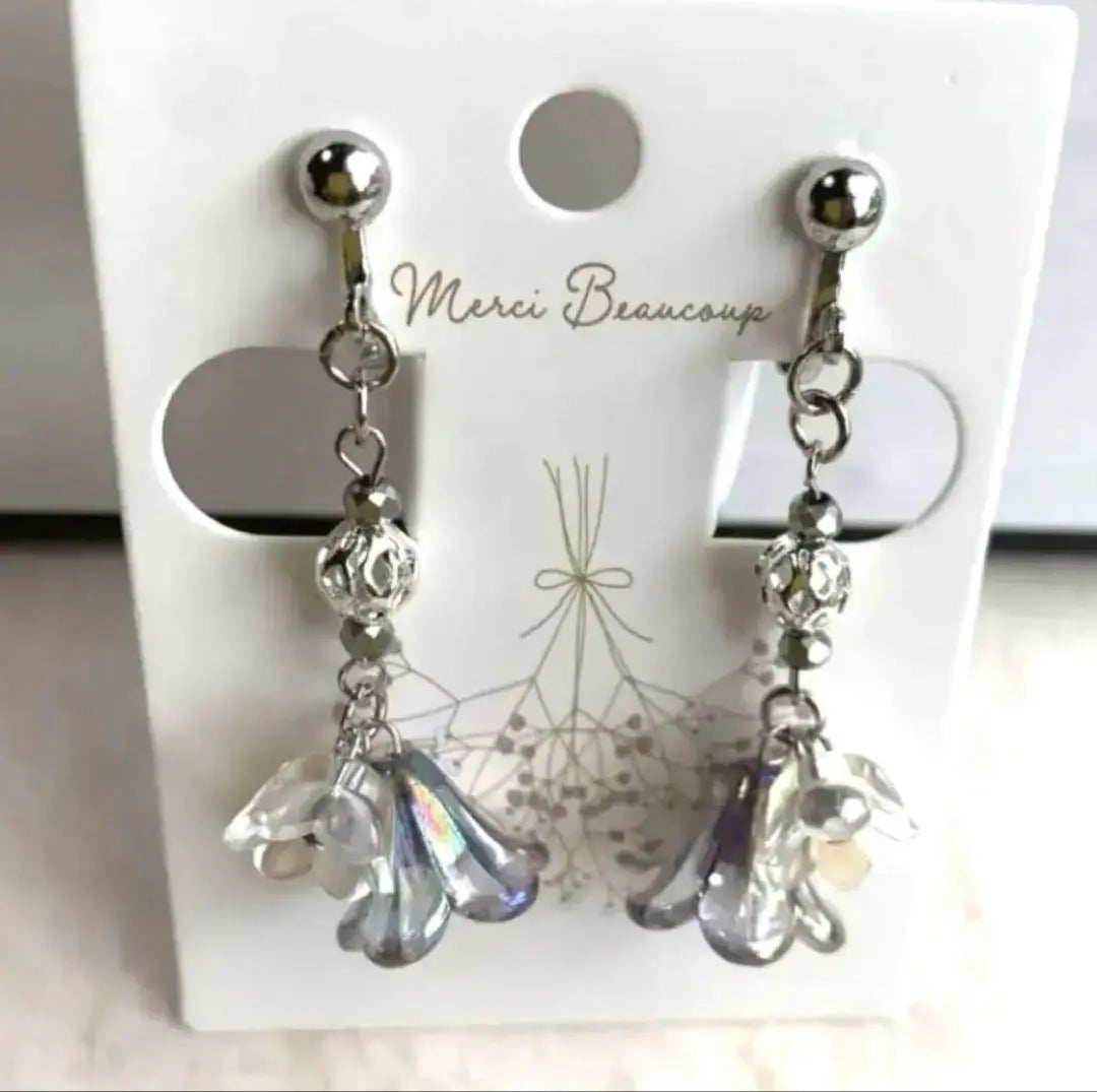 Handmade earrings *Silver *Clear *Aurora Gray *Flower *Freshwater Pearl