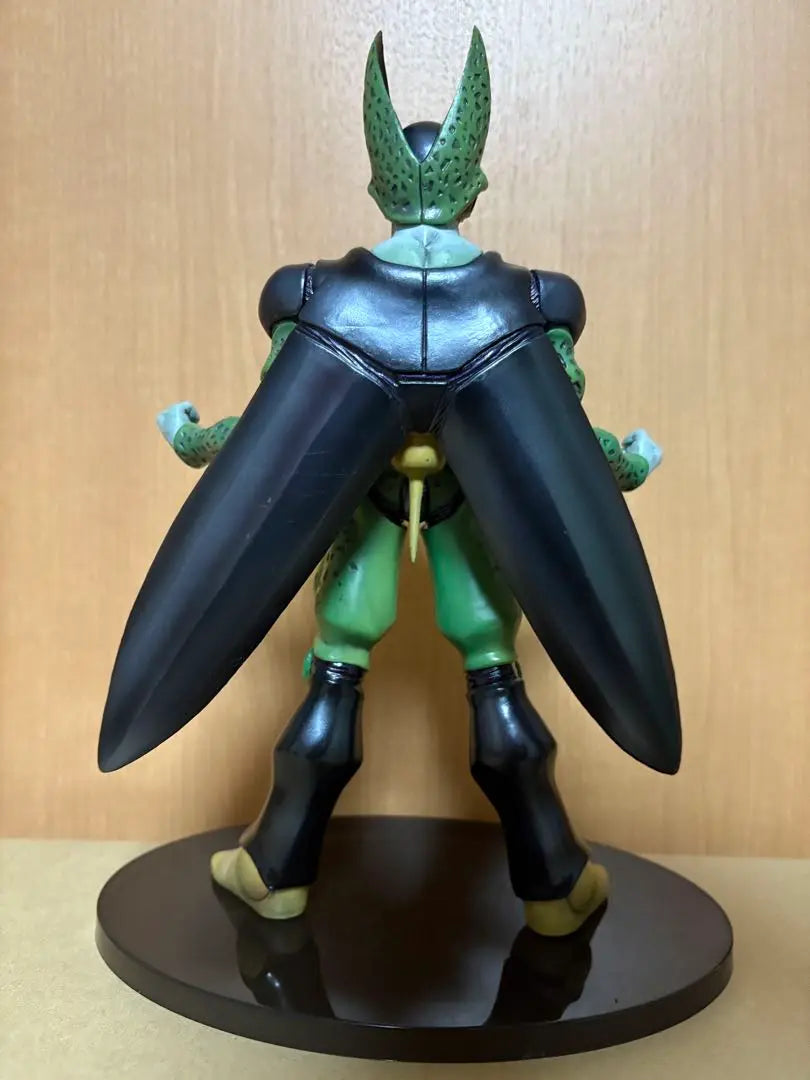 Sculpture Tenkaichi Budokai Cell Figure