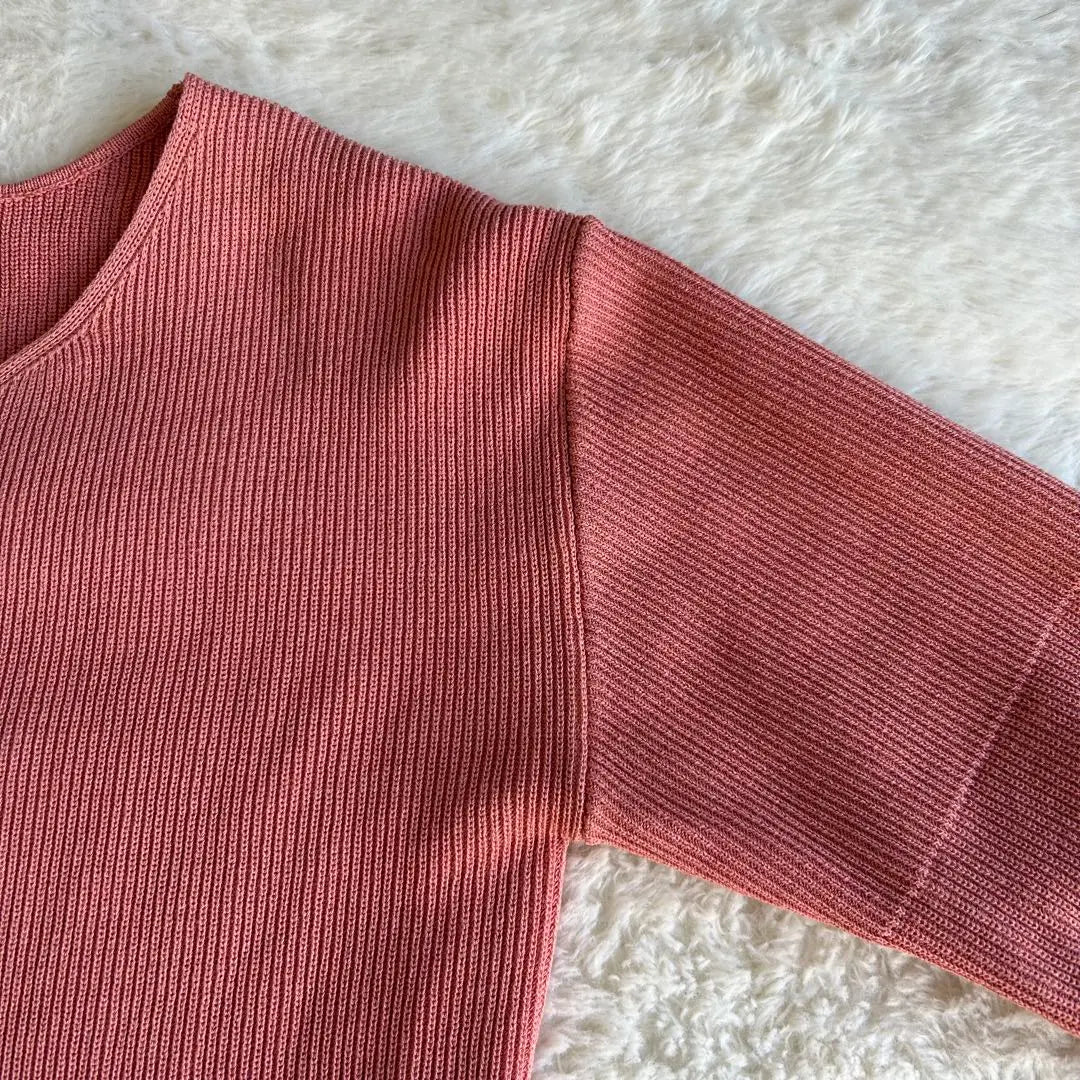 Adam Erope, beautiful condition, V-neck, flared sleeve, side slit, cotton poly knit