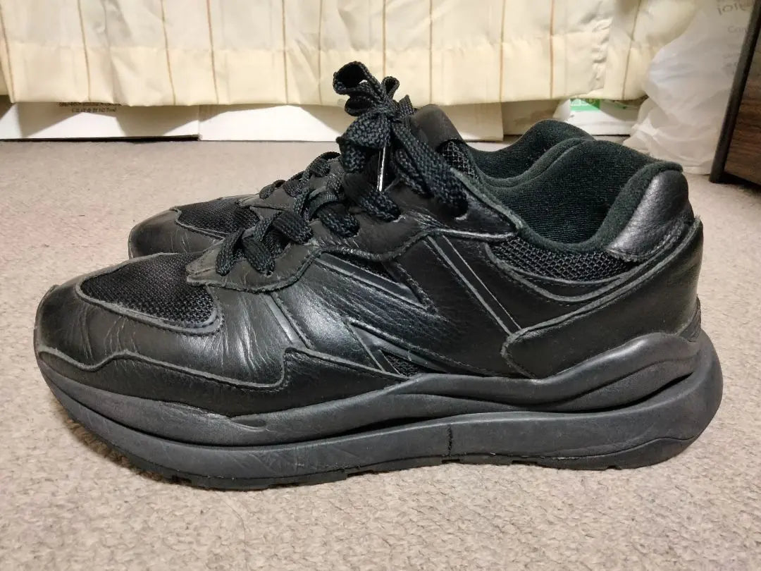 New Balance 5740 26cm Triple Black Sneakers