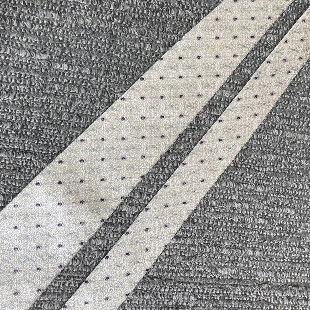 [With translation] Paul Smith dot pattern tie