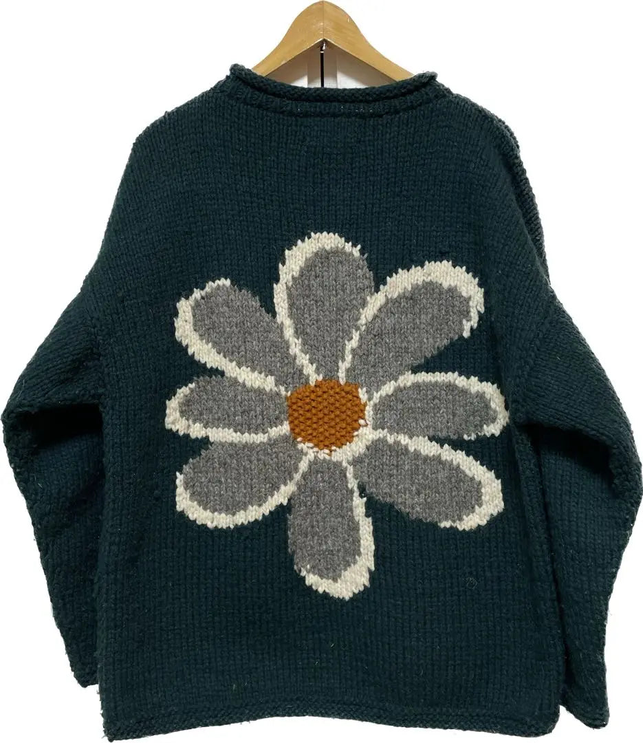 Vintage Ecuador knit flower pattern deep green