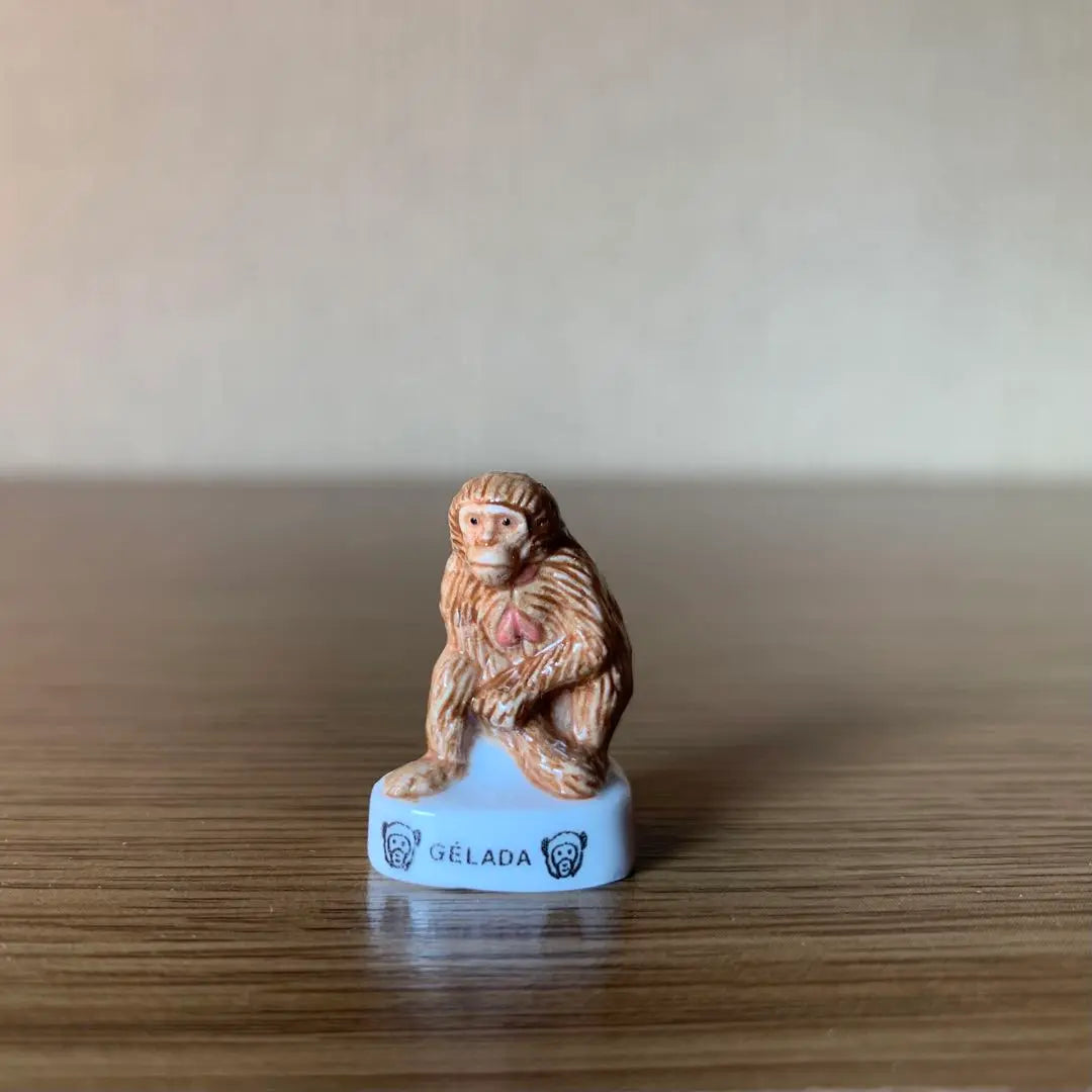 French Vintage Fave Fave Pottery Figure Miniature Monkey | フランス　ヴィンテージ　フェーブ　フェーヴ　陶器　置物　ミニチュア　猿