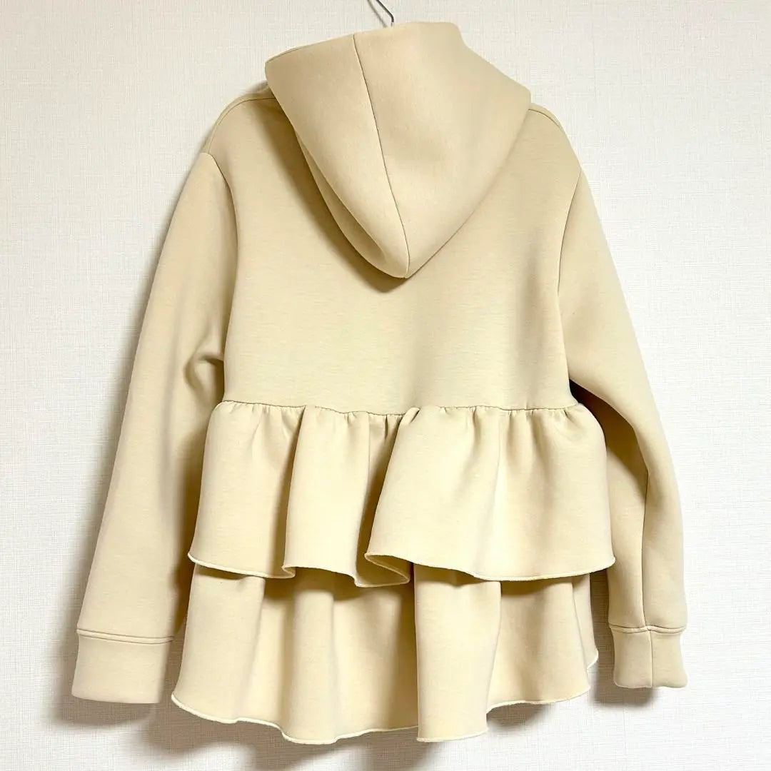 coca back ruffle hoodie ivory