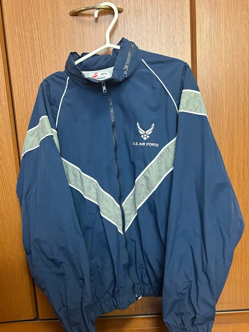 Used clothing: U.S.AIR FORCE nylon jacket, size L