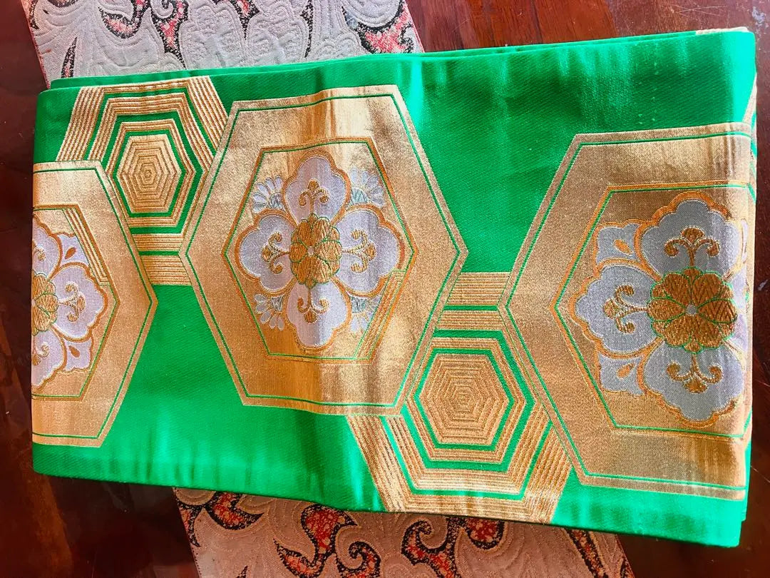 Green gold hexagonal flower pattern obi kimono