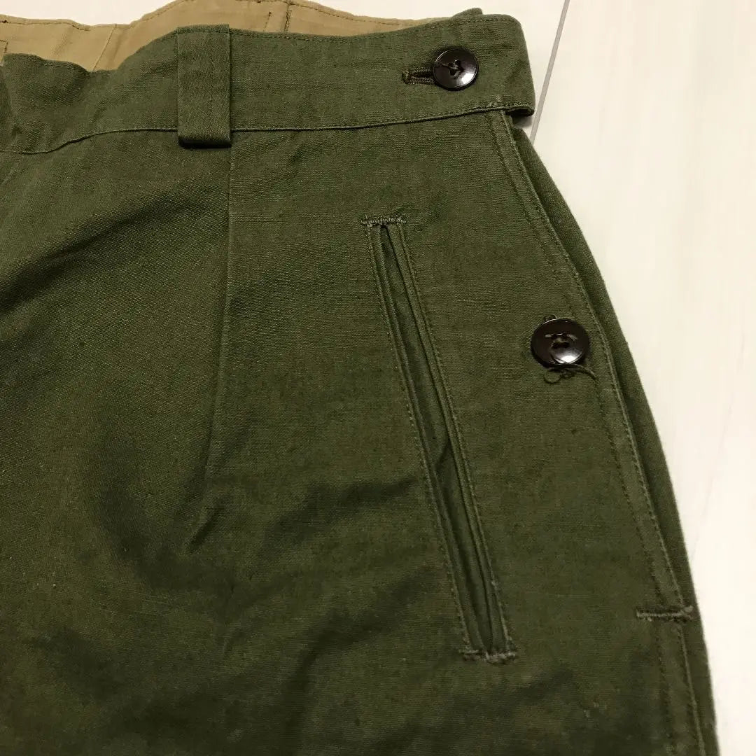 Ropa vintage de los años 50. Pantalones militares franceses de mujer realmente raros.