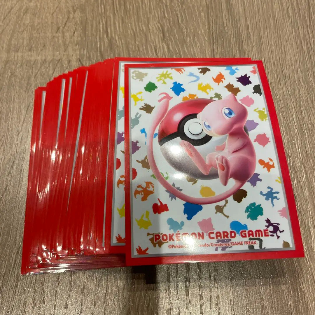 Baraja de cartas del juego Pokémon Shield Mew